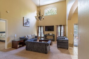 TV - 3 Bedroom Value Plus Home - Private Pool (Davenport)