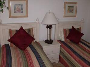 4 chambres, fer et planche Ă repasser, Wi-Fi, draps fournis