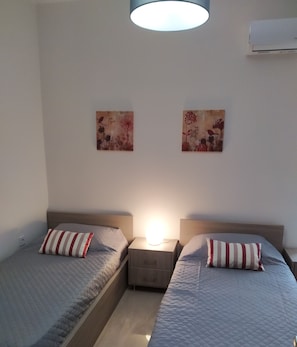 3 bedrooms, iron/ironing board, Internet, bed sheets