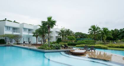 Luxurious Ground Floor Condo with Pool Access in Hua Hin