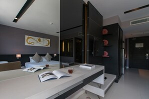 1 bedroom, iron/ironing board, WiFi, bed sheets - 3306 - Studio Serviced Apartment with shared swimming pool near Patong Beach (Tambon Patong)