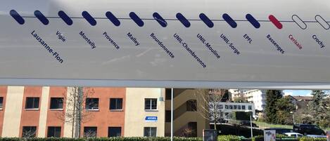 Een bord met verschillende wijnstreken.