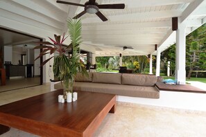 Interior - Las Terrenas  Front Beach And Garden Villa with private staff (Las Terrenas)