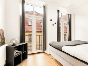 4 室のベッドルーム、アイロン / アイロン台、インターネット、ベッドシーツ