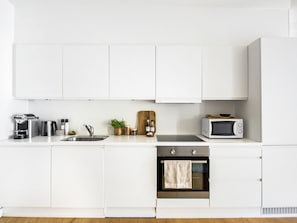 Refrigerador, horno, placa de cocina, lavavajillas