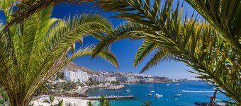 Central Apartment With Sea Views