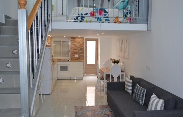 TV - Stunning Loft Apartment Air conditioning, impressive modern conversion (Alicante)