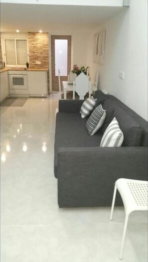 TV - Stunning Loft Apartment Air conditioning, impressive modern conversion (Alicante)