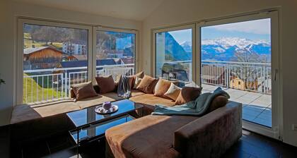 Appartement mansardé moderne et confortable de 5 piÚces avec une vue imprenable