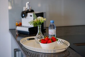 Kaffee und/oder Kaffeemaschine