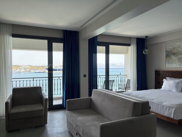 Family Suite Room With Seaview | Literie de qualité supérieure, matelas Select Comfort, minibar