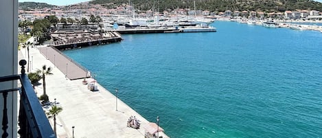Deluxe Seaview Room | Balcony view