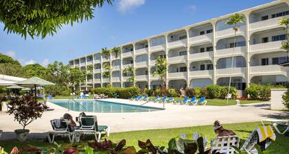 Ground floor apartment located in Hometown, 5 min walk to the Beach