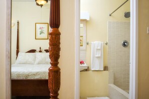 Shower, hair dryer, towels - Golden View #115 - by ZenBreak (Holetown)