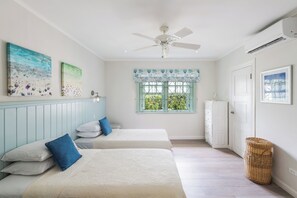 3 bedrooms, iron/ironing board, Internet, bed sheets