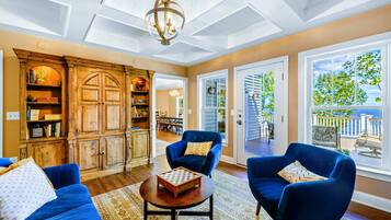 Smart TV, fireplace, video games, offices