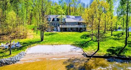Huge 8BR Lakefront Lake Anna, Beach, Dock, Hot Tub