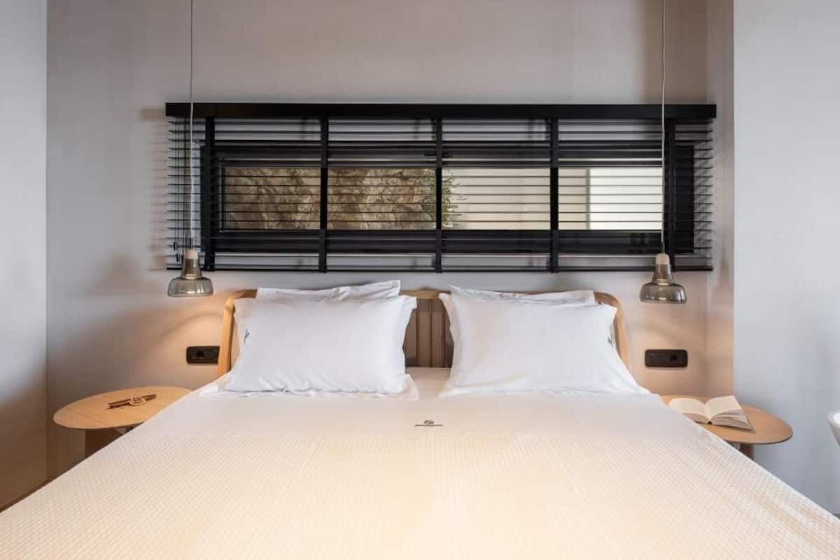 Seannamon 3 | 1 bedroom, in-room safe, free WiFi, bed sheets