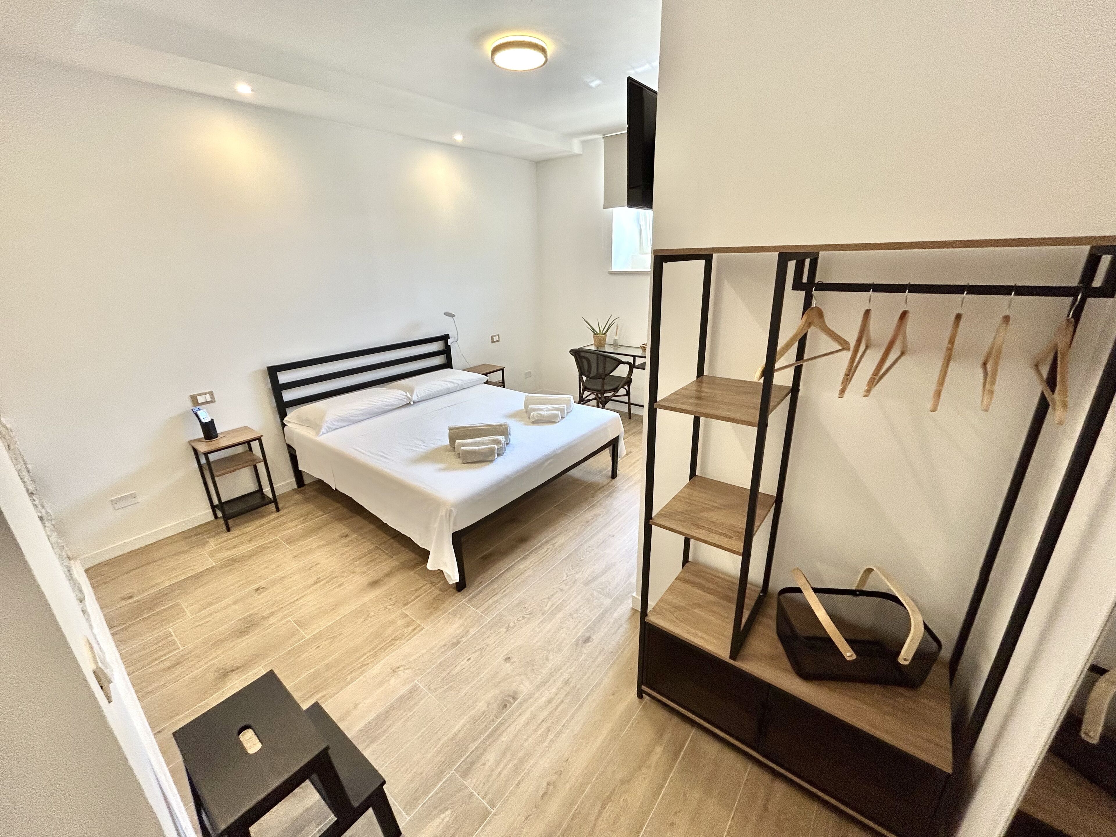 Chambre Double Standard | Bureau, espace de travail pour ordinateur portable, Wi-Fi gratuit