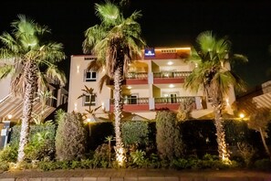 Fachada de la propiedad