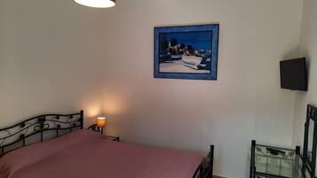 1 habitación, internet y ropa de cama