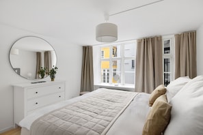 3 habitaciones, tabla de planchar con plancha y acceso a internet