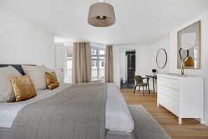 3 habitaciones, tabla de planchar con plancha, internet y ropa de cama 
