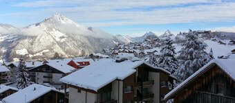 Elfe Apartments Studio for 2 adults, balcony with lake and mountain view