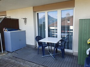 Outdoor dining - Elfe-Apartments Studio Apartment for 2 guests (Emmetten)