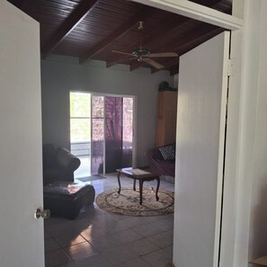Interior - Healing 3-bed Retreat - Sleeps 4, Hot Tub & Pool (Brown's Town)