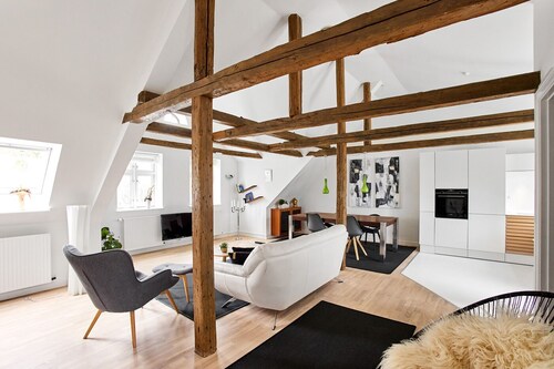 Lækker og Charmerende Lejlighed i Centrum - tæt ved Strand