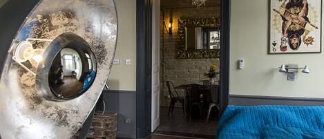 4 bedrooms, iron/ironing board, Internet, bed sheets