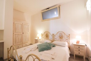 1 chambre, fer et planche à repasser, accès Internet, draps fournis