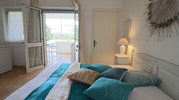 1 bedroom, iron/ironing board, Internet, bed sheets