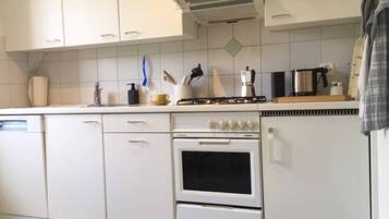 Kühlschrank, Ofen, Herdplatte, Geschirrspüler