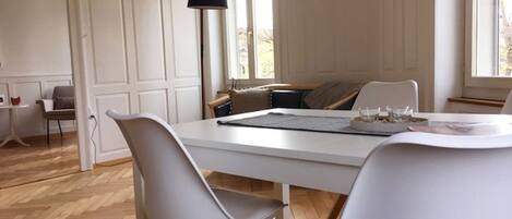 تناول الطعام