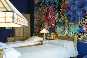 3 quartos, ferros/tábuas de passar roupa, Wi-Fi, roupa de cama