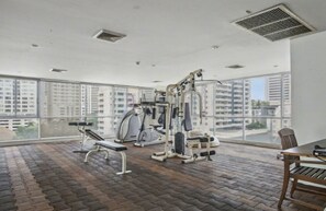 Fitness facility - 3A 2 Bedrooms Downtown Serviced Apartment with shared Pool (Krung Thep Maha Nakhon)