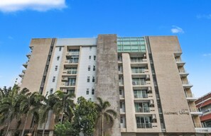 Exterior - Short-Term Rental Allowed - 3A Downtown Bkk Serviced Apartment (Krung Thep Maha Nakhon)