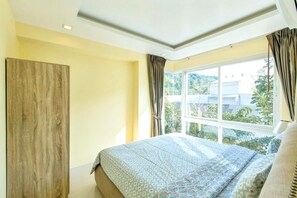 3 bedrooms, desk, iron/ironing board, WiFi