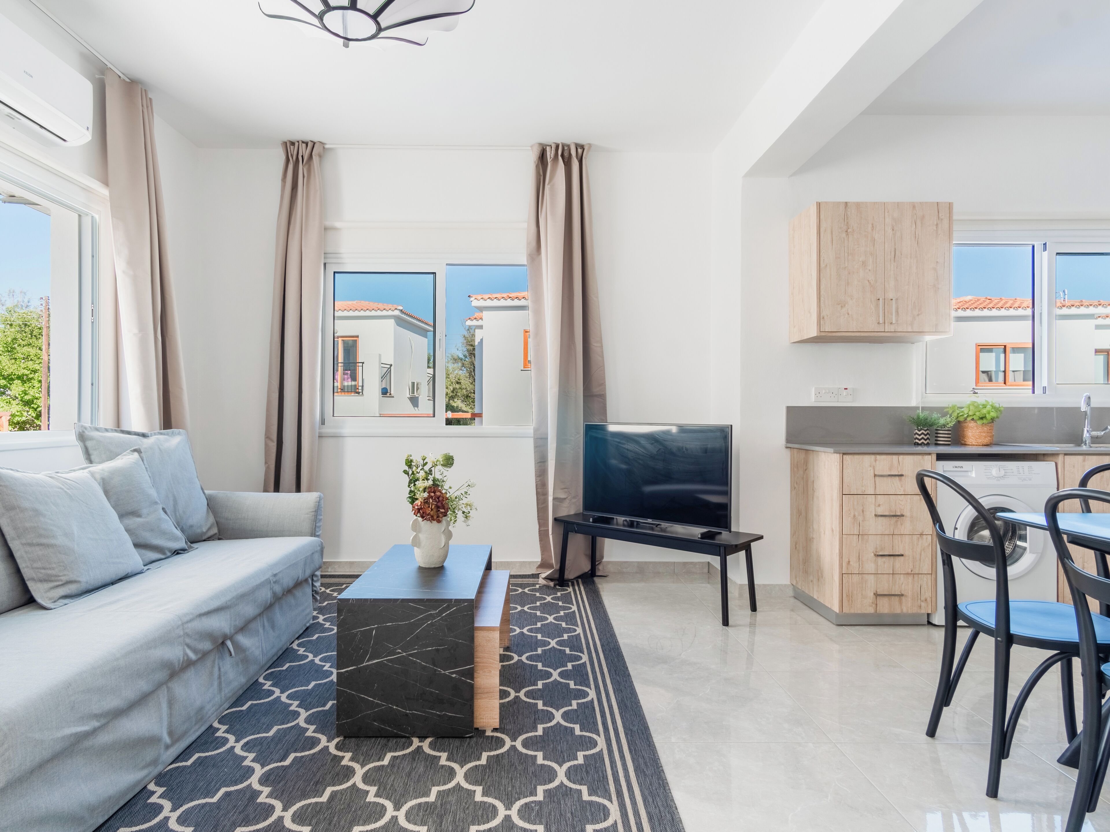 Sanders White Mountains - Encantadora Villa Con Piscina - Paphos
