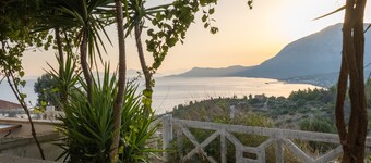 Apartment mit Pool- und Panoramablick