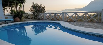 Apartment with Pool and Panorama View