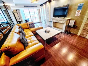 TV - Short-Term Rental Allowed - 7D Downtown Bkk Serviced Apartment (Krung Thep Maha Nakhon)