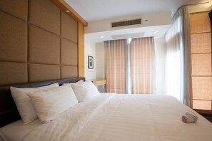 2 bedrooms, iron/ironing board, internet, bed sheets - 5A 2 Bedrooms Downtown Serviced Apartment with shared Pool (Krung Thep Maha Nakhon)