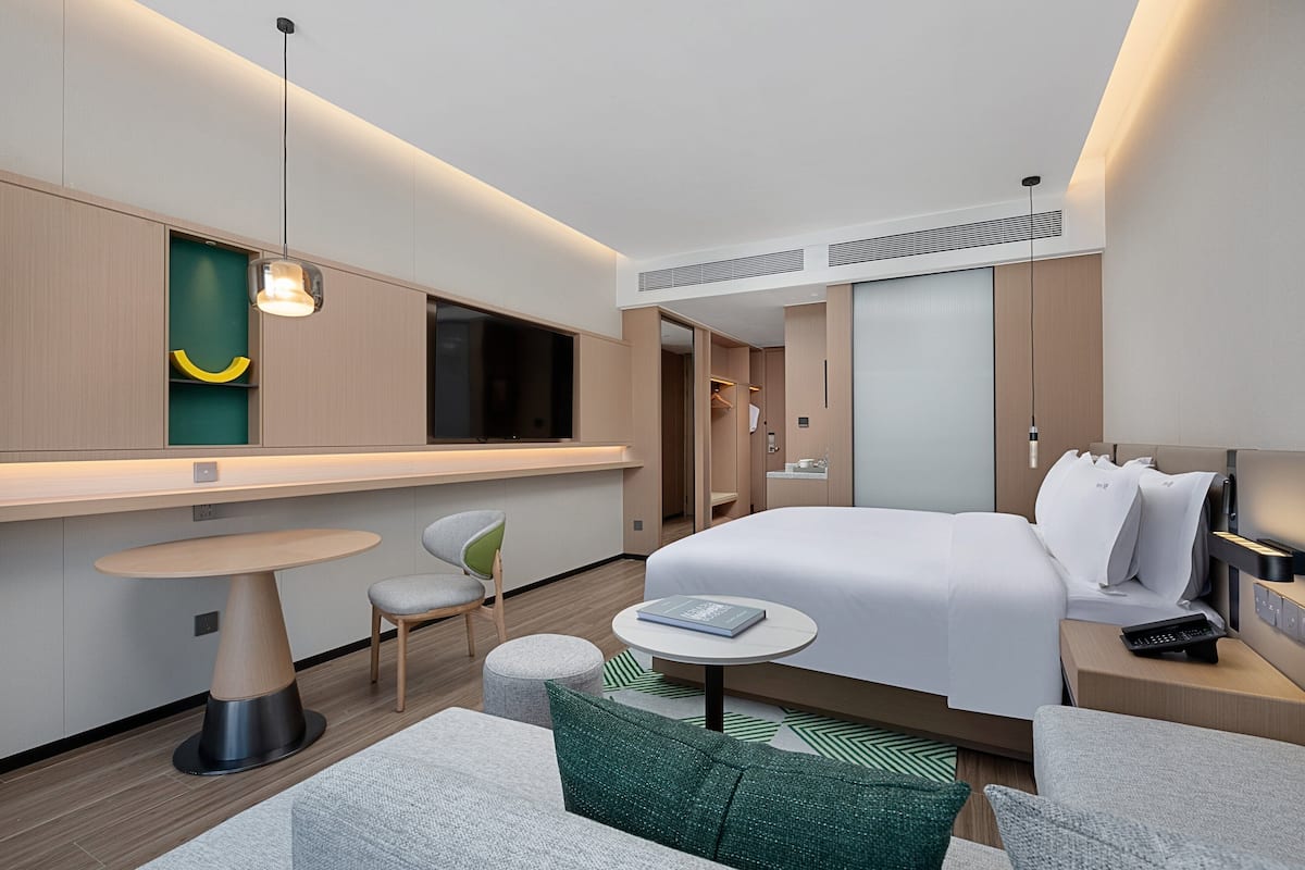 Camera Standard, 1 letto king, vista lago | 1 camera, biancheria da letto di alta qualità, minibar