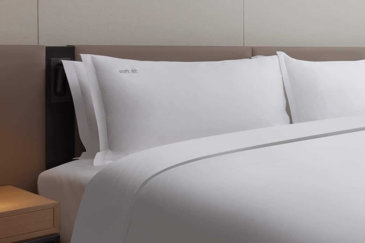Premium bedding, down comforters, minibar, in-room safe