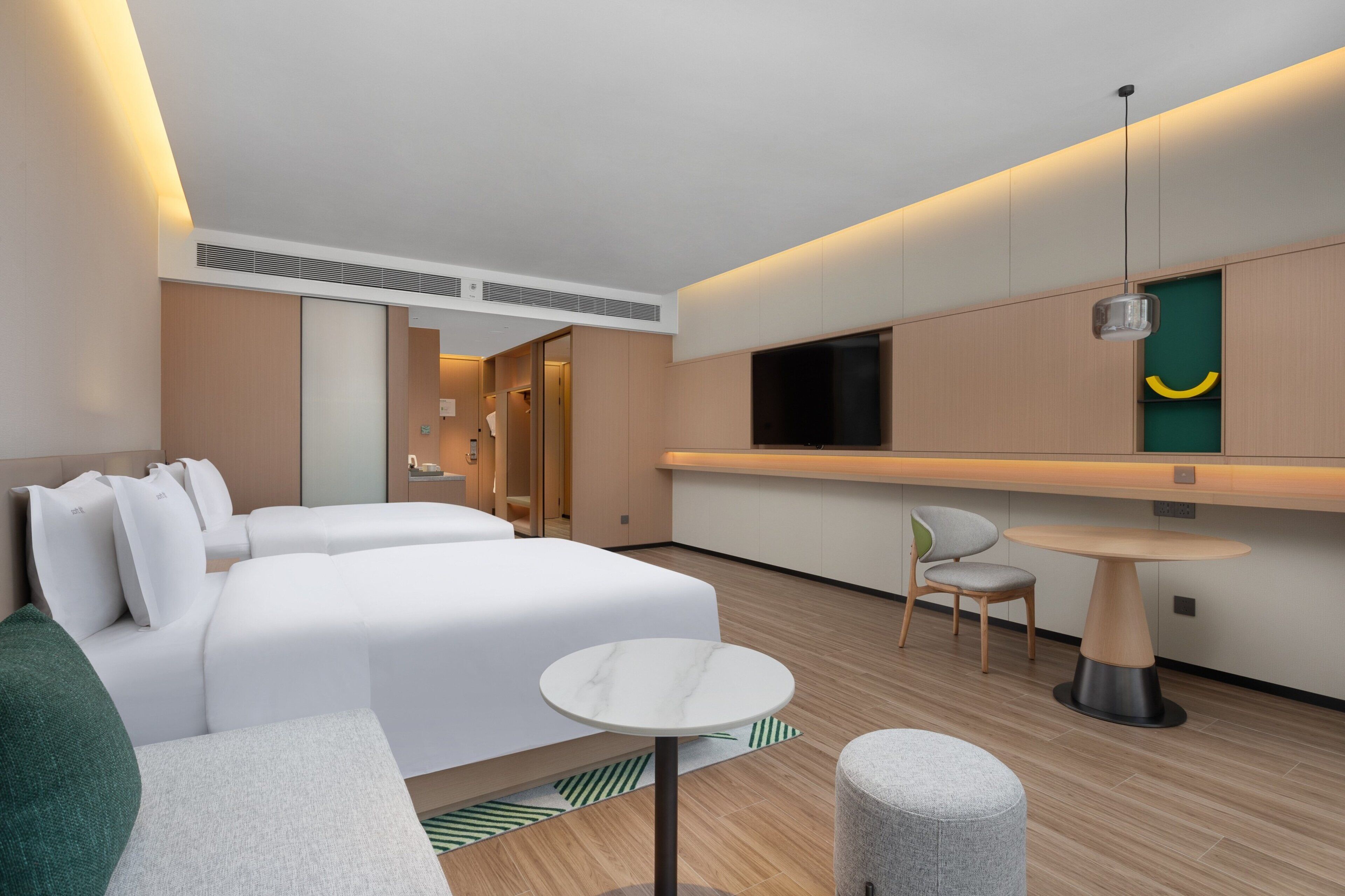 高級寢具、迷你吧、房內夾萬、書桌