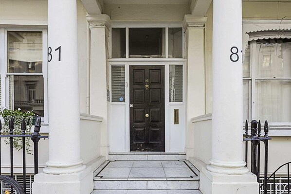 ベーシック アパートメント ダブルベッド 1 台 | 外観