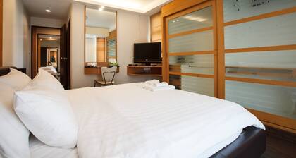 Short-Term Rental Allowed - 3C Downtown Bkk Serviced Apartment